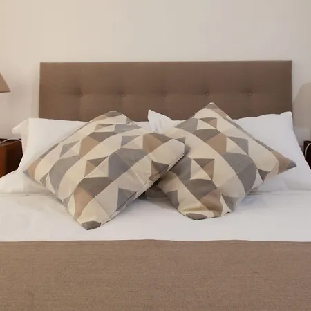 فندق مبيت وإفطار La Fontaine Racine - D'hotes La Ferte-Milon