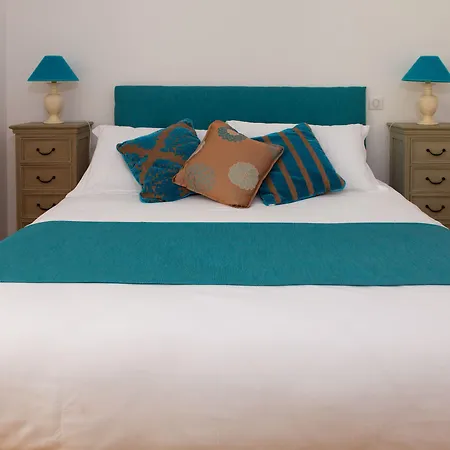 La Fontaine Racine - D'hotes Bed & Breakfast 3*